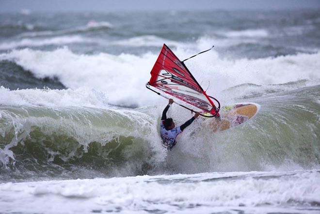 Late hit from Daida - 2012 PWA Sylt World CUp ©  John Carter / PWA http://www.pwaworldtour.com